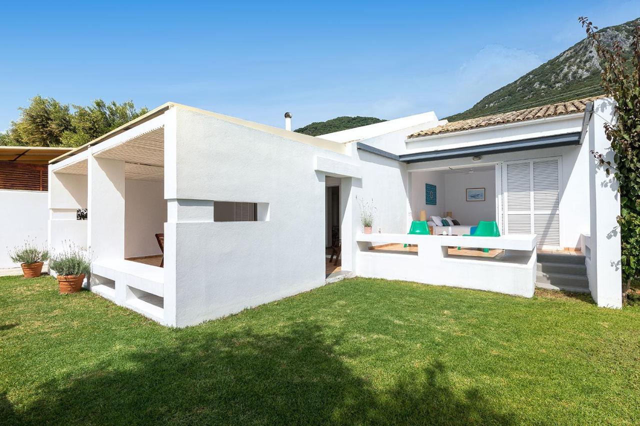 Villa Piedra Del Mar Beachfront By Villa2Be Barbati Extérieur photo